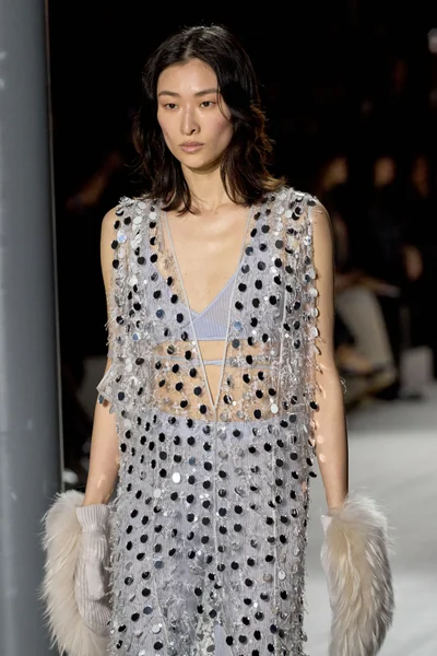 Look 11